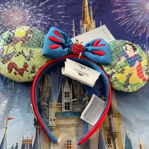 Snow white disney parks 100 year anniversary celebration